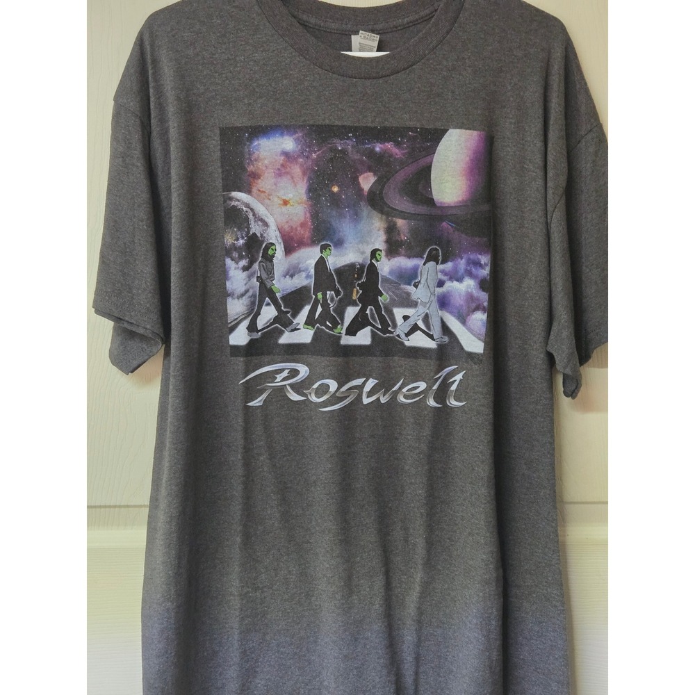 Gildan Roswell Alien Abbey Road Parody T-Shirt Mens XL Grey Space UFO Graphic